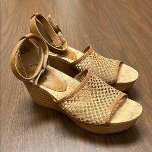 BareTraps Marta Sandals, size 8‎ 1/2, NWOT